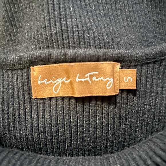 Chic Black Midi Body Con Dress - Picture 2 of 3